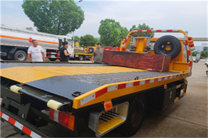 紫云附近拖车电话号码服务